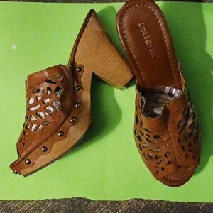 Indigo Rd. Kairi Laser Cut Open Toe Mule sz 7